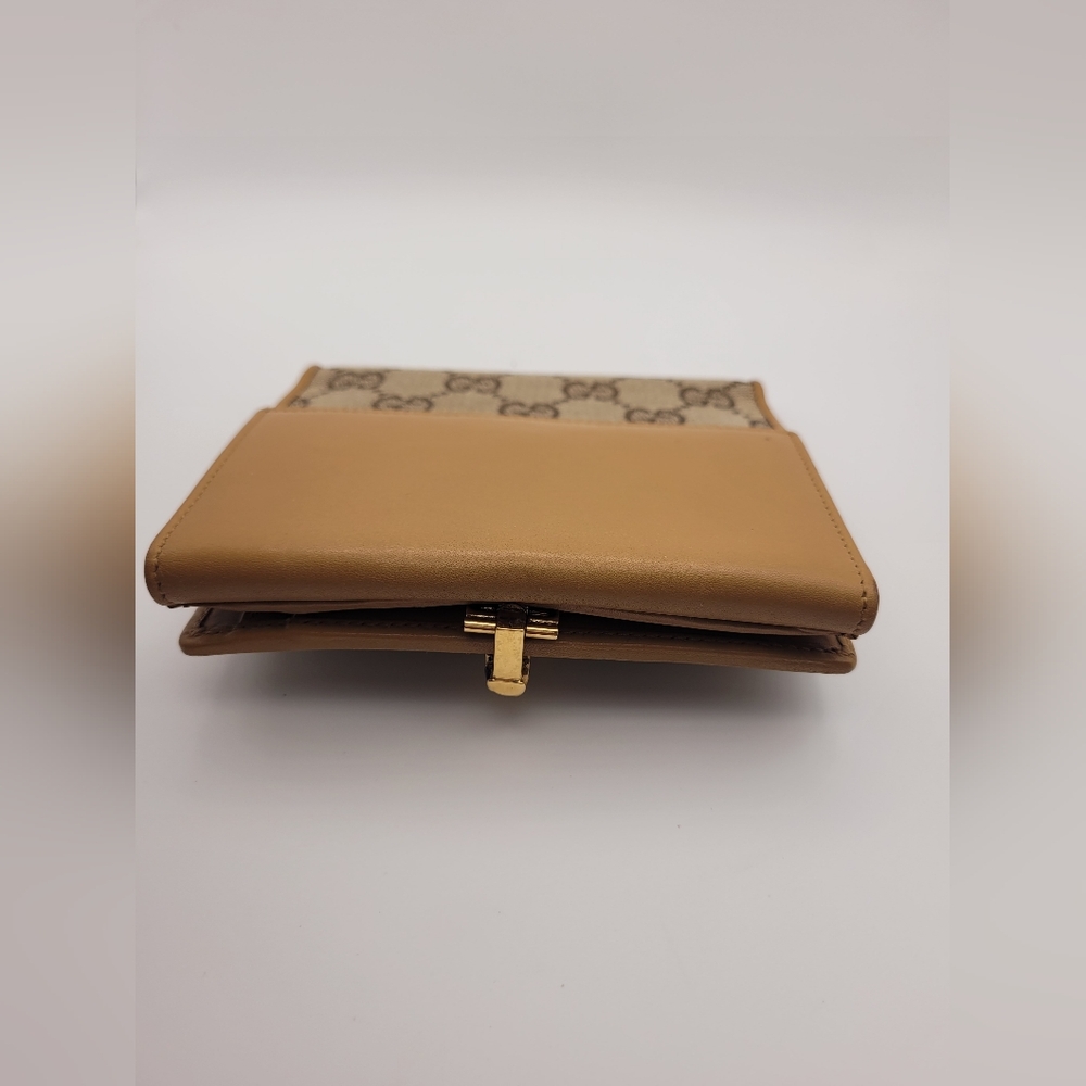 Gucci Tiger Clasp Bifold Wallet - Picture 4 of 6